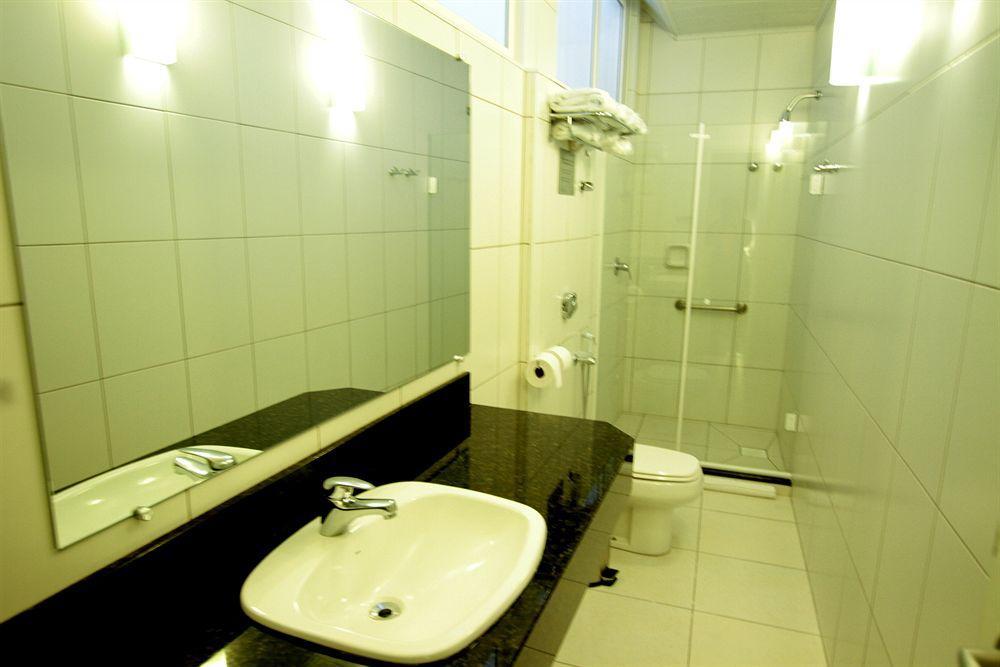 Hotel Confiance Soho Batel Curitiba Bagian luar foto