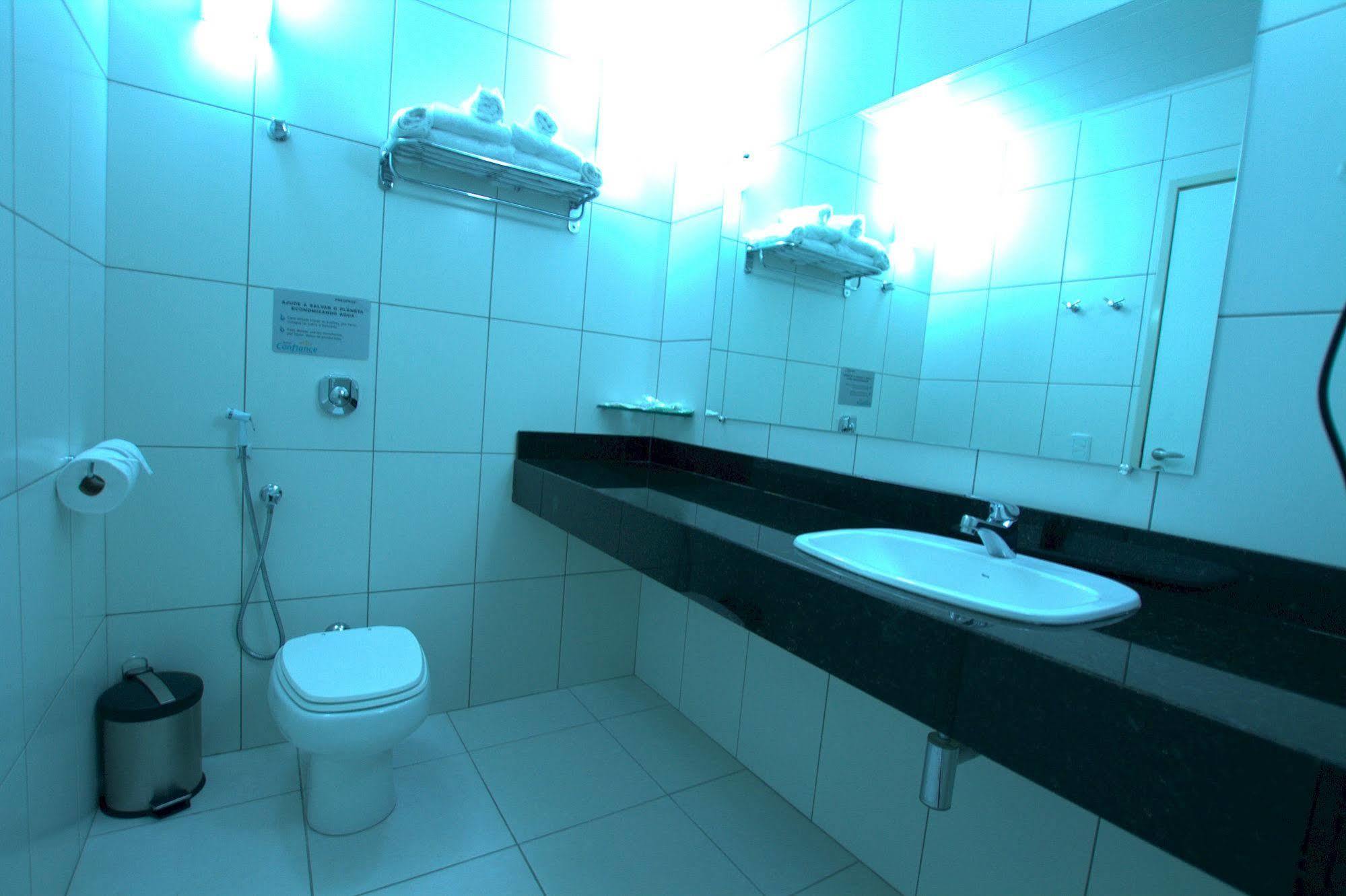 Hotel Confiance Soho Batel Curitiba Bagian luar foto